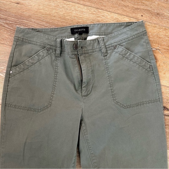 Talbots Women’s Green Straight Zippered Hem Leg Chino Pants Size 8 NWT - Picture 3 of 10
